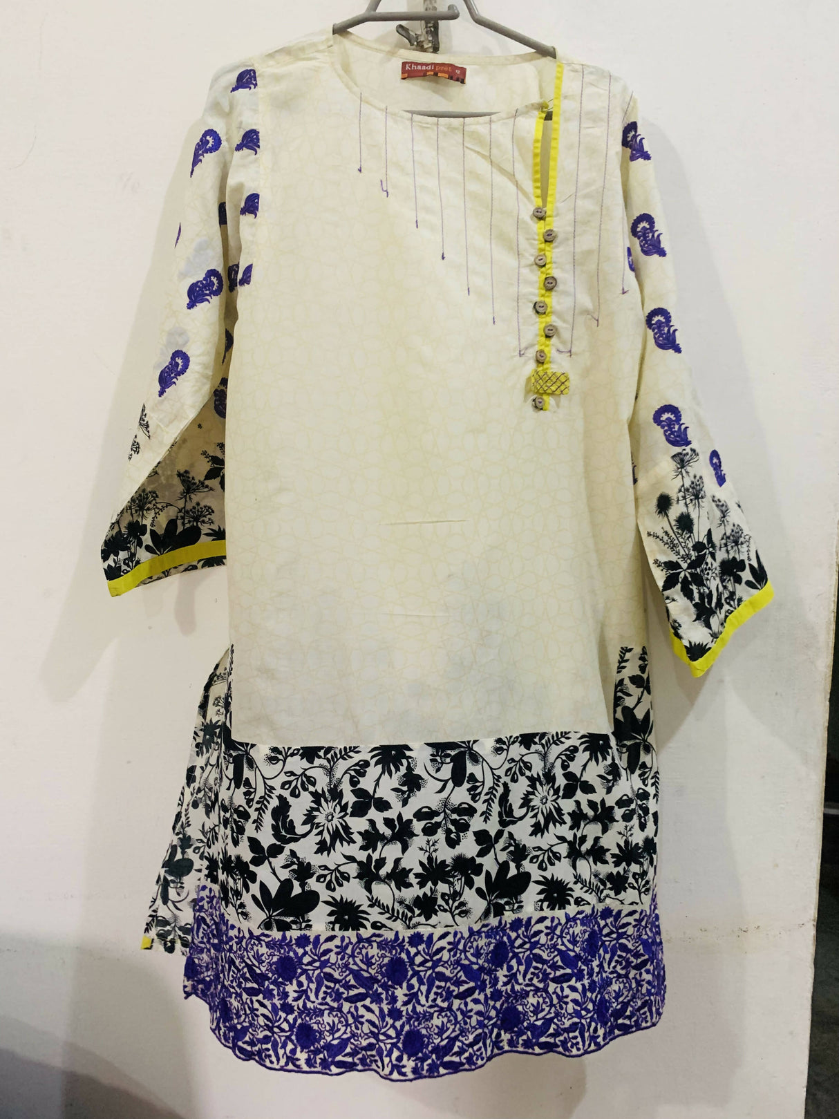 Khaadi | Plain Printed Off-White Kurta | Women Branded Kurta | Size:12 | Worn Once