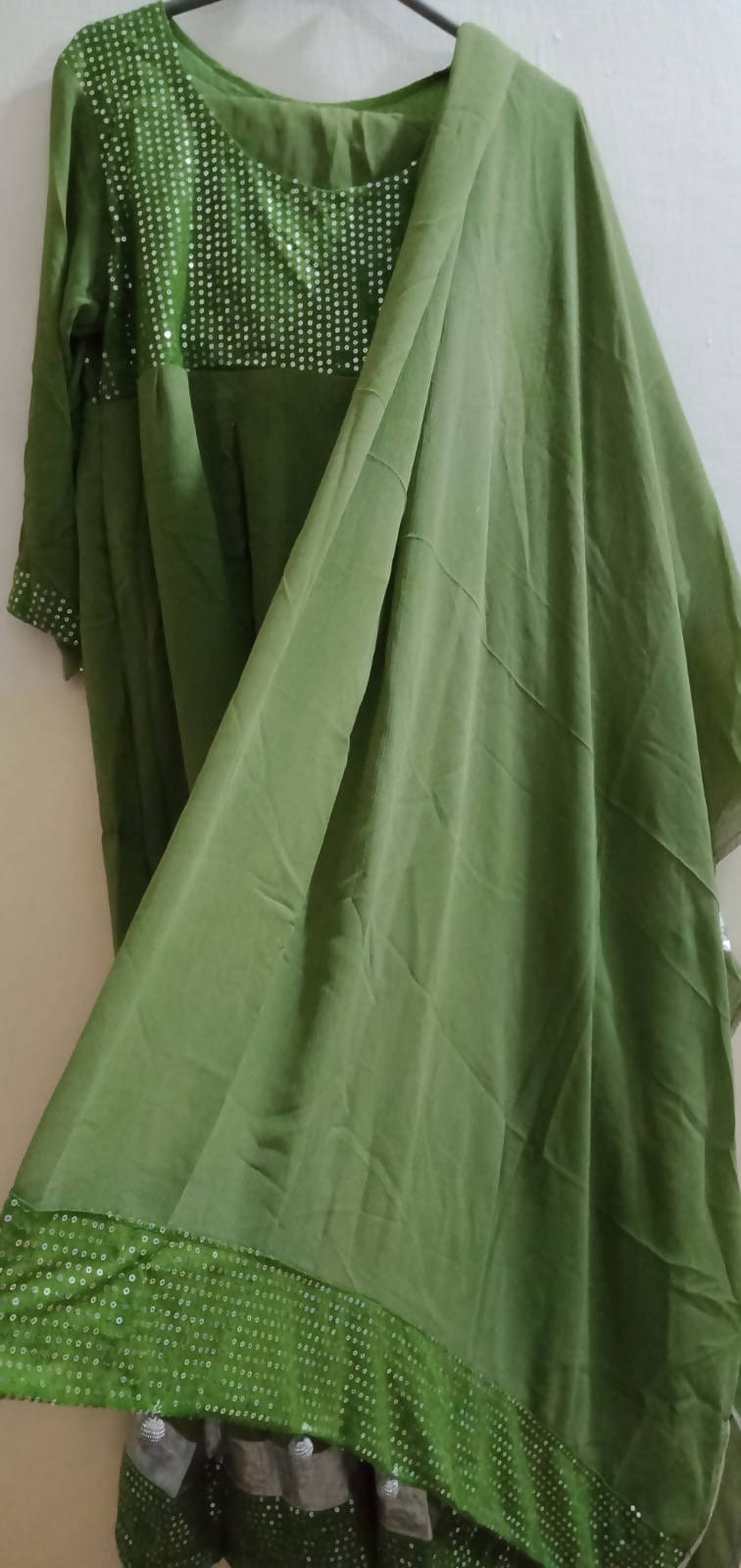 دوپٹہ کے ساتھ سبز کرینکل شفان فینسی فراک چوریدار | خواتین رسمی | پریلوڈ