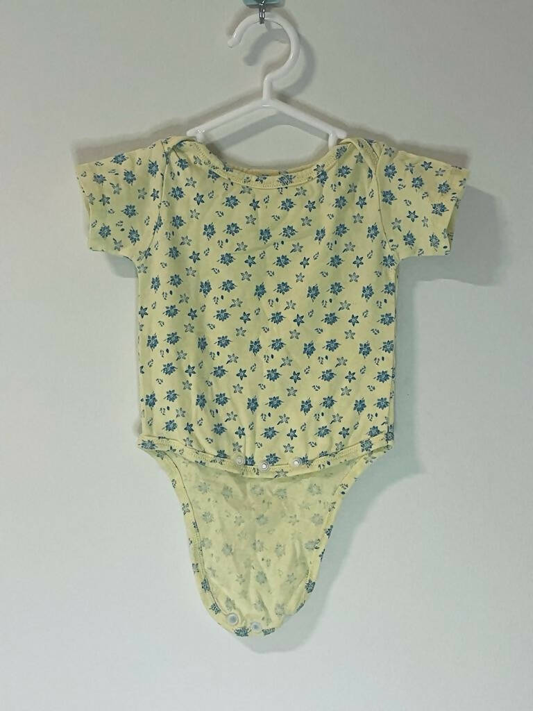 Yellow Onesie | Baby Kids Bodysuits & Onesies | Size 0-3 months | Preloved