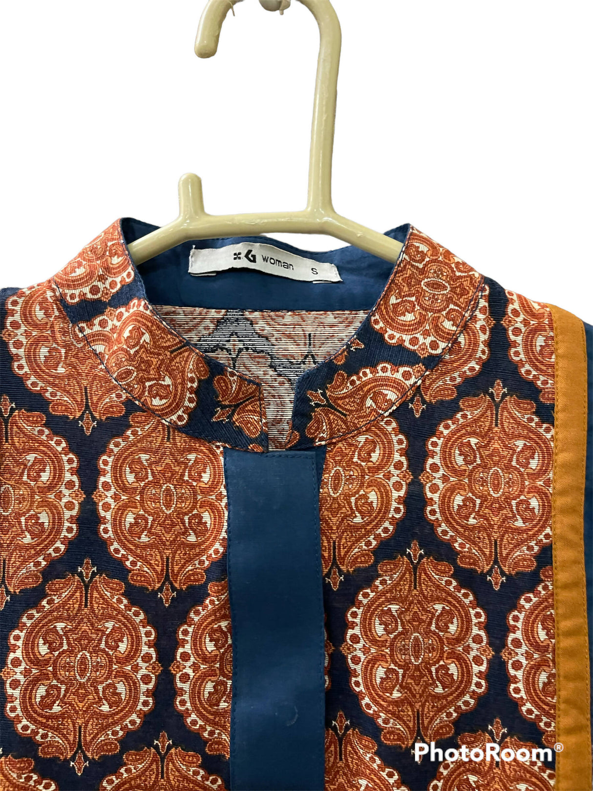 گل احمد | کڑھائی والا کُرتا (سائز: چھوٹا) | خواتین کا برانڈڈ کرتہ | ایک بار پہنا۔