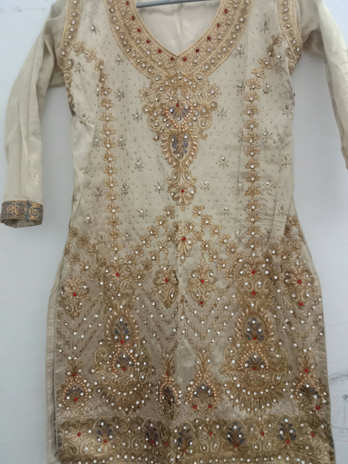 Fancy embroidery 4 PC Suit| Women Locally Made Formals | Medium | Worn Once