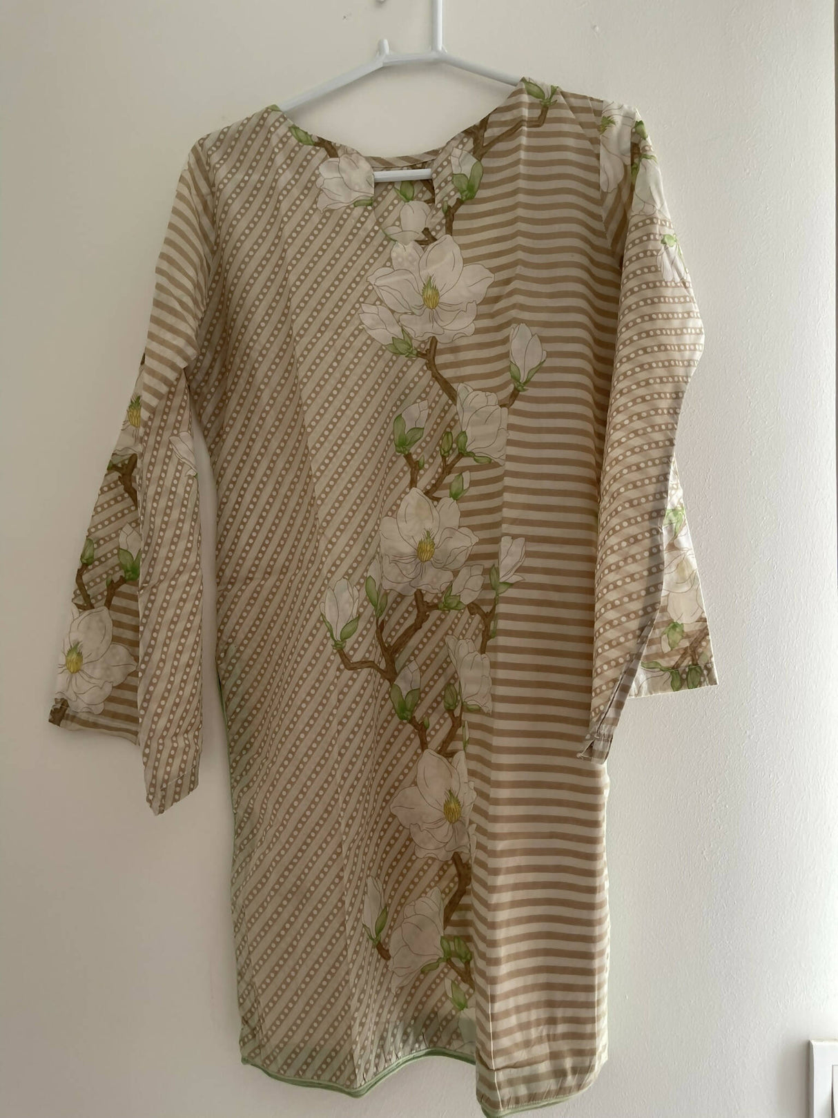 OFF White Kurta | Women Locally Made Kurta | Small | Preloved