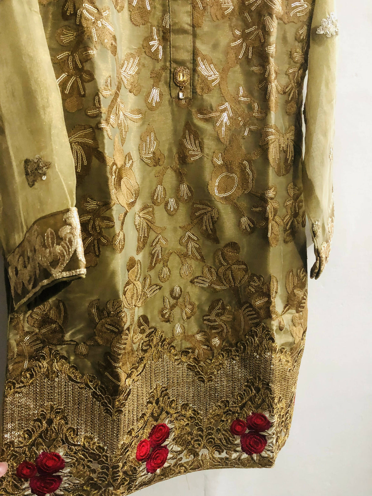 باریز | زیتون کا سبز 3 پی سی سوٹ | خواتین کے برانڈڈ فارملز | چھوٹا | ایک بار پہنا۔