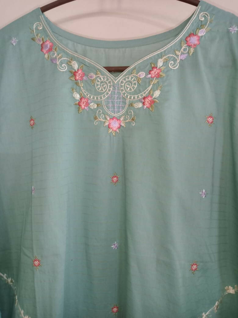 Floral Embroidered Kurta | Women Locally Made Kurta | Small | New