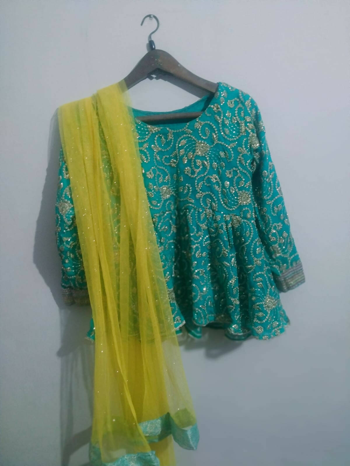 Lehnga with Choli | Women Locally Made Formals | Medium | Preloved