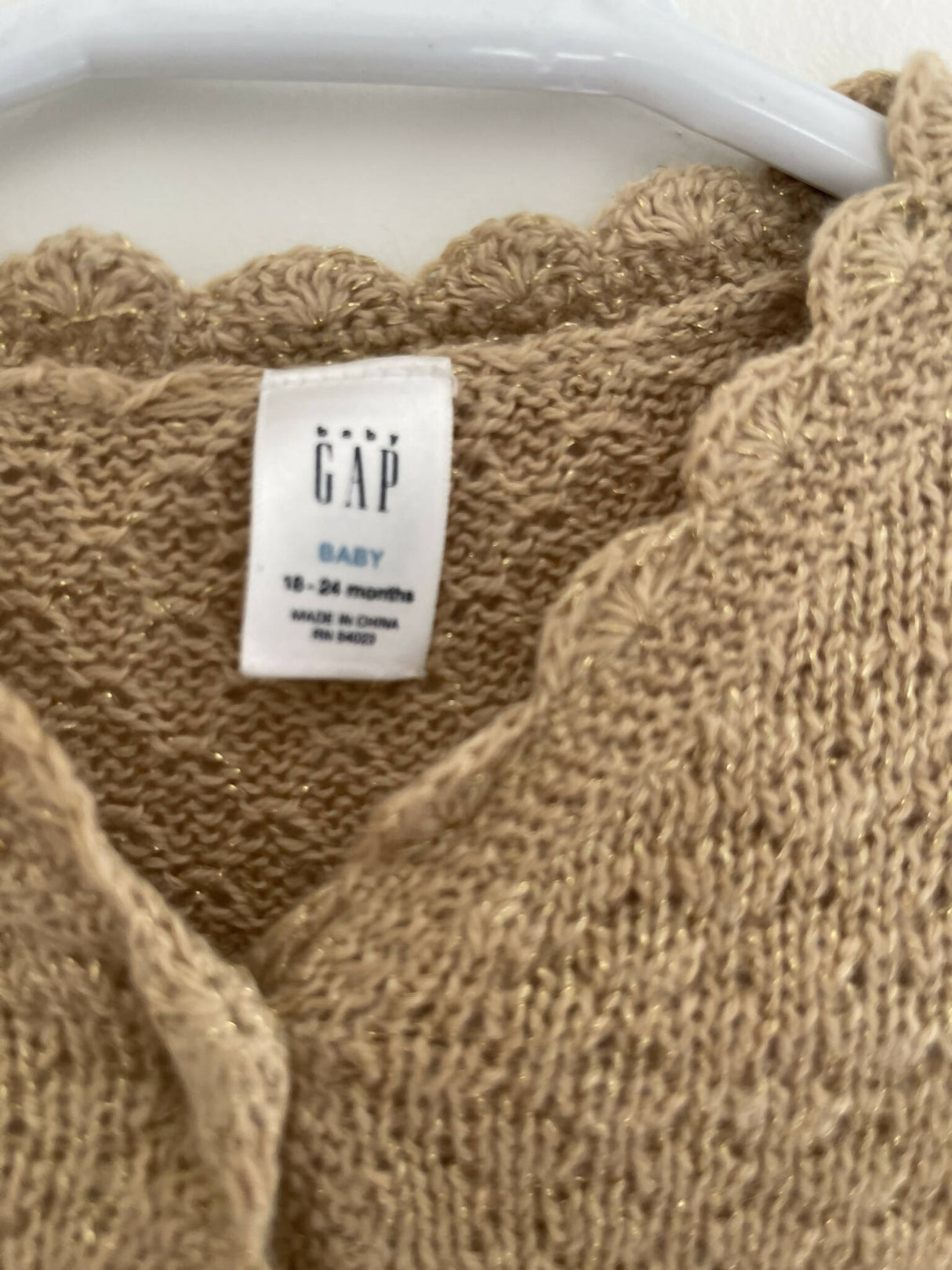 Gap Beige Gold Sweater | Girls Tops & Shirts | Size:18-24 Months | Preloved