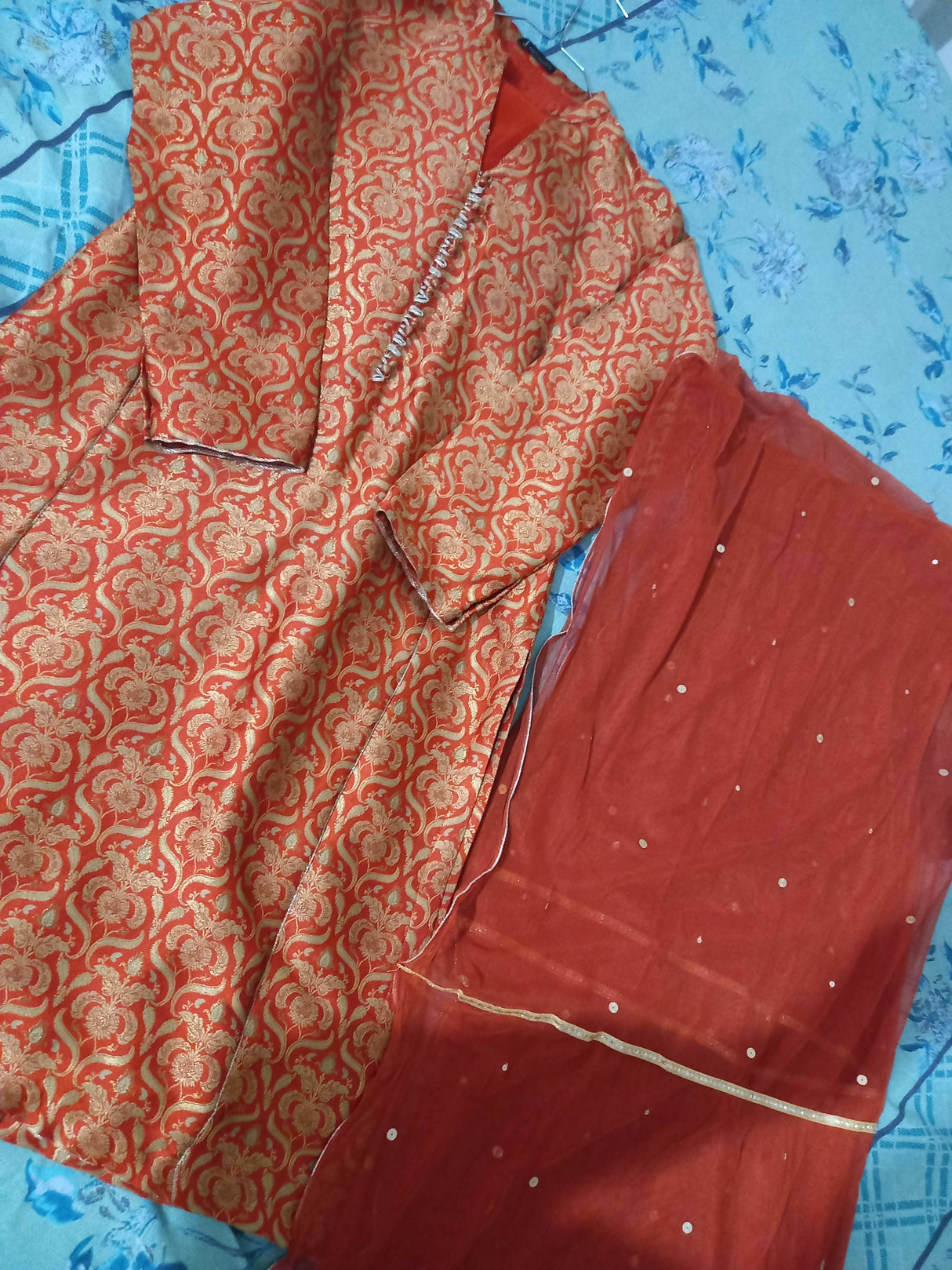 جے | آرام دہ اور پرسکون لباس 3pc سلی ہوئی (سائز: L ) | خواتین کا برانڈڈ کرتہ | ایک بار پہنا۔