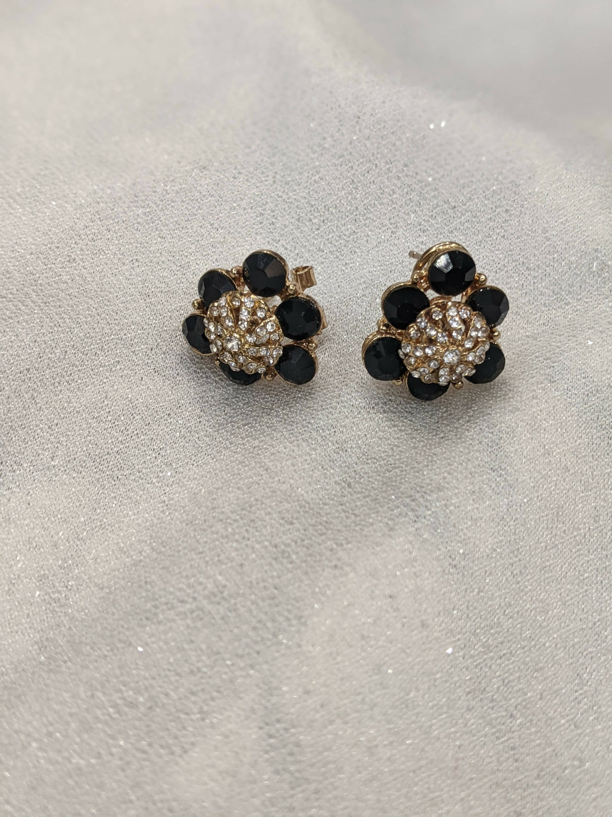 Black ear studs (Size: S )| Women Jewelry | Earrings | New