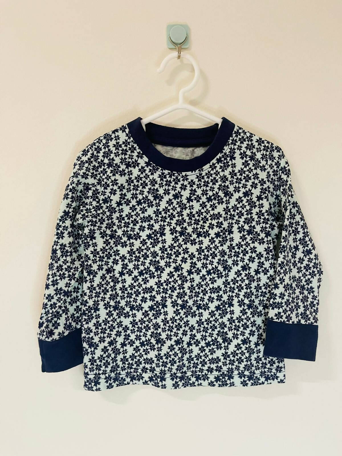 White Floral PJ set 3-4 years | Girls Tops & Shirts | Preloved