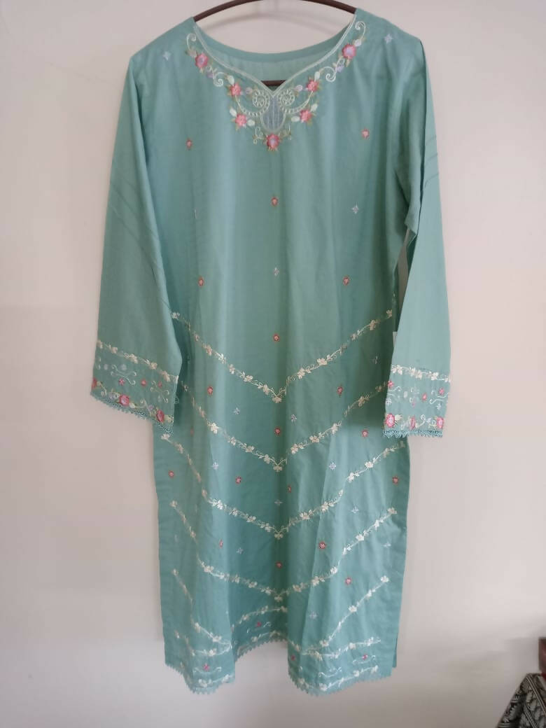 Floral Embroidered Kurta | Women Locally Made Kurta | Small | New