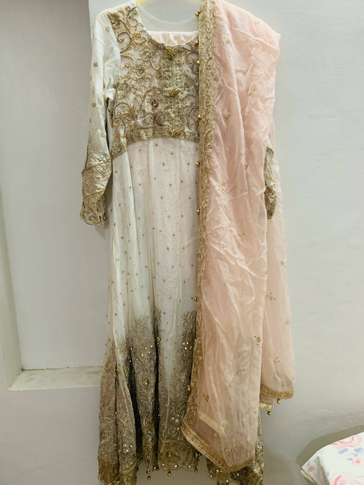 White Frock | Women Locally Made Formals | Medium | Preloved