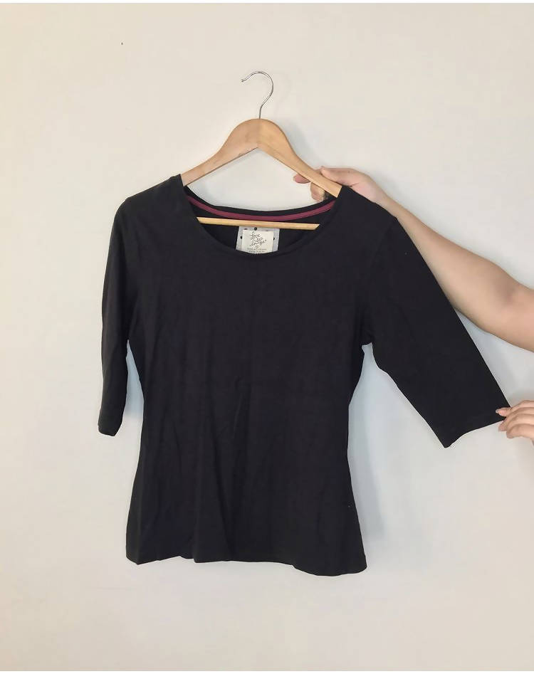 Love to Lounge | Black Plain Black Tee | Women Tops & Shirts | Medium | Preloved
