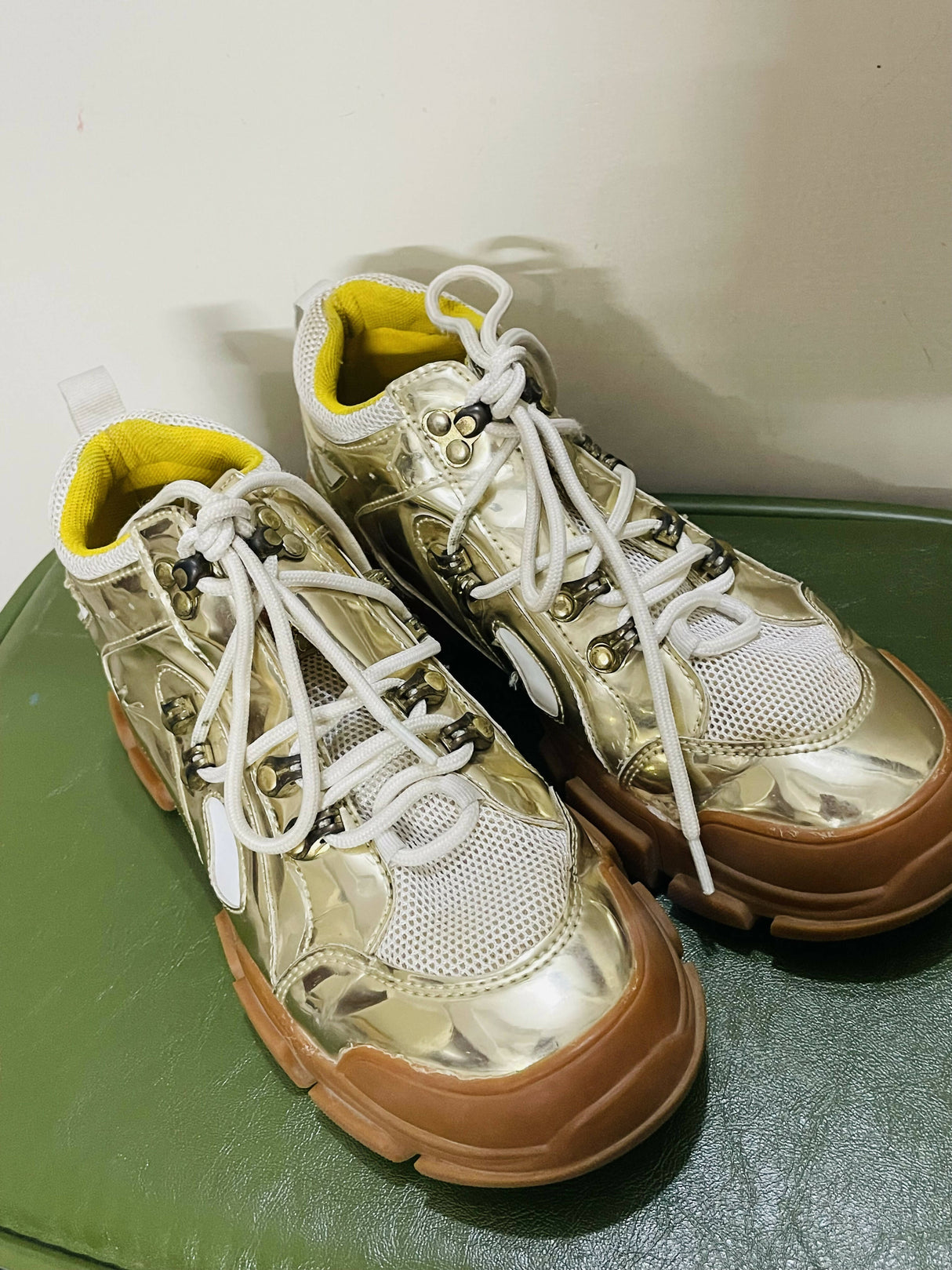 ایک | سنہری جوتے | خواتین کے جوتے | سائز 38 | پریلوڈ