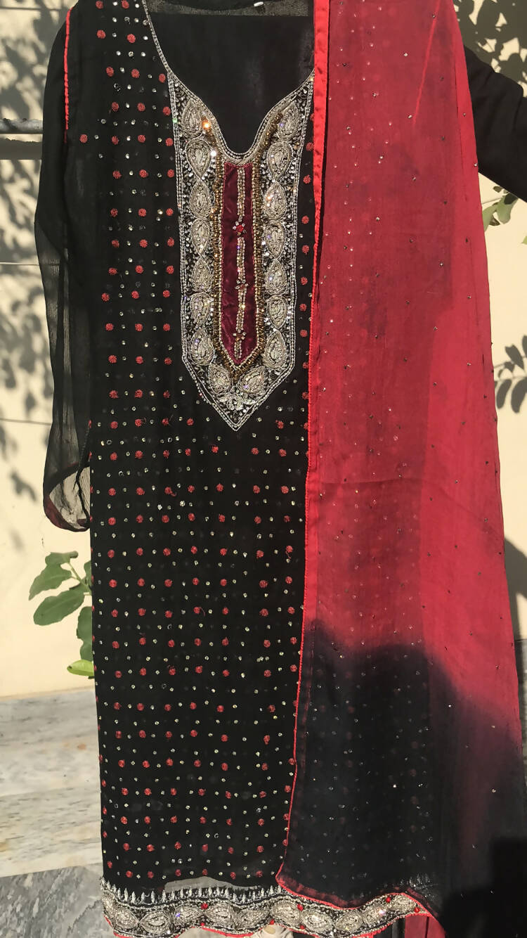 Black Red Embroidered Women Kurta and Flapper | Women Locally Made Formals | Medium to Large | Preloved