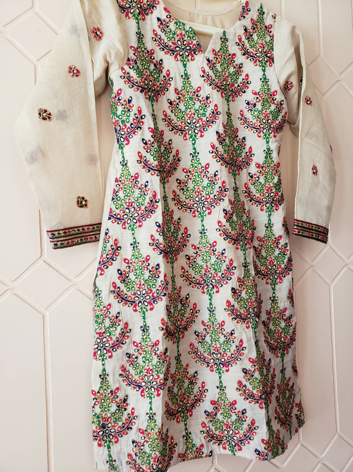 Fancy Embroidered Suit | Women Locally Made Formals | Small | Preloved