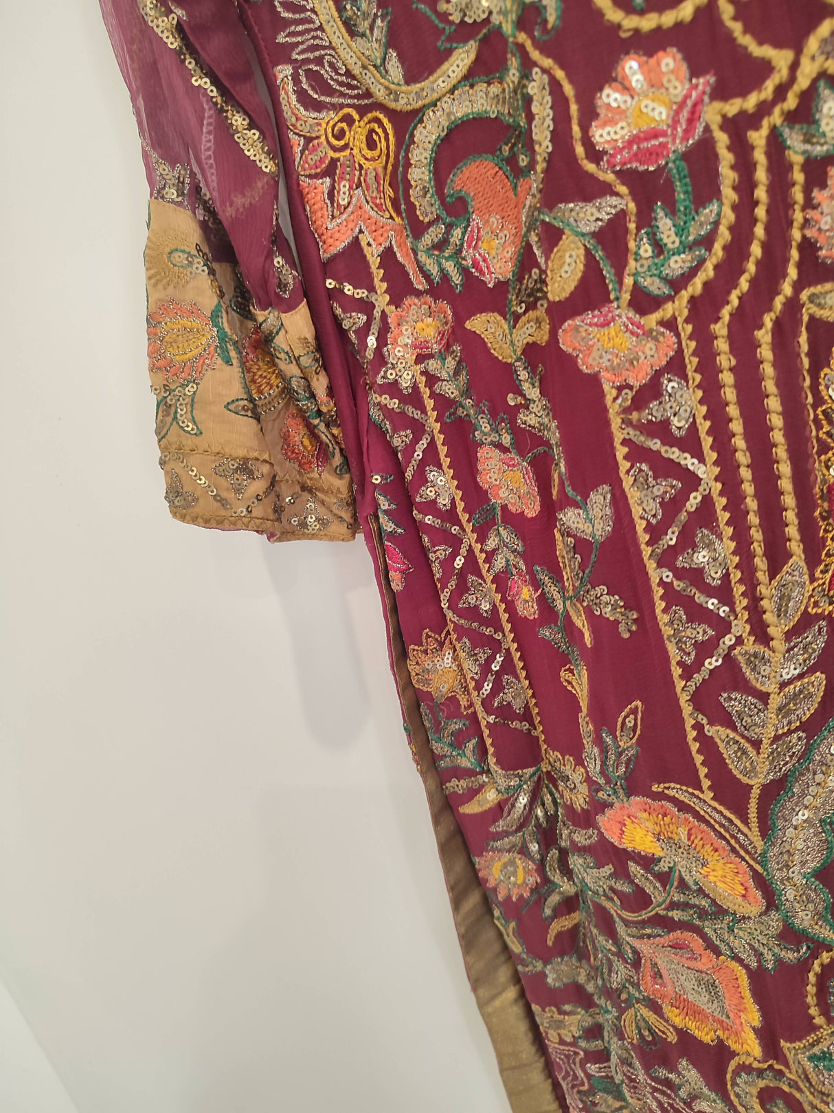 Iznik | Maroon 3Pc Chiffon Suit | Women Branded Formals | Medium |New