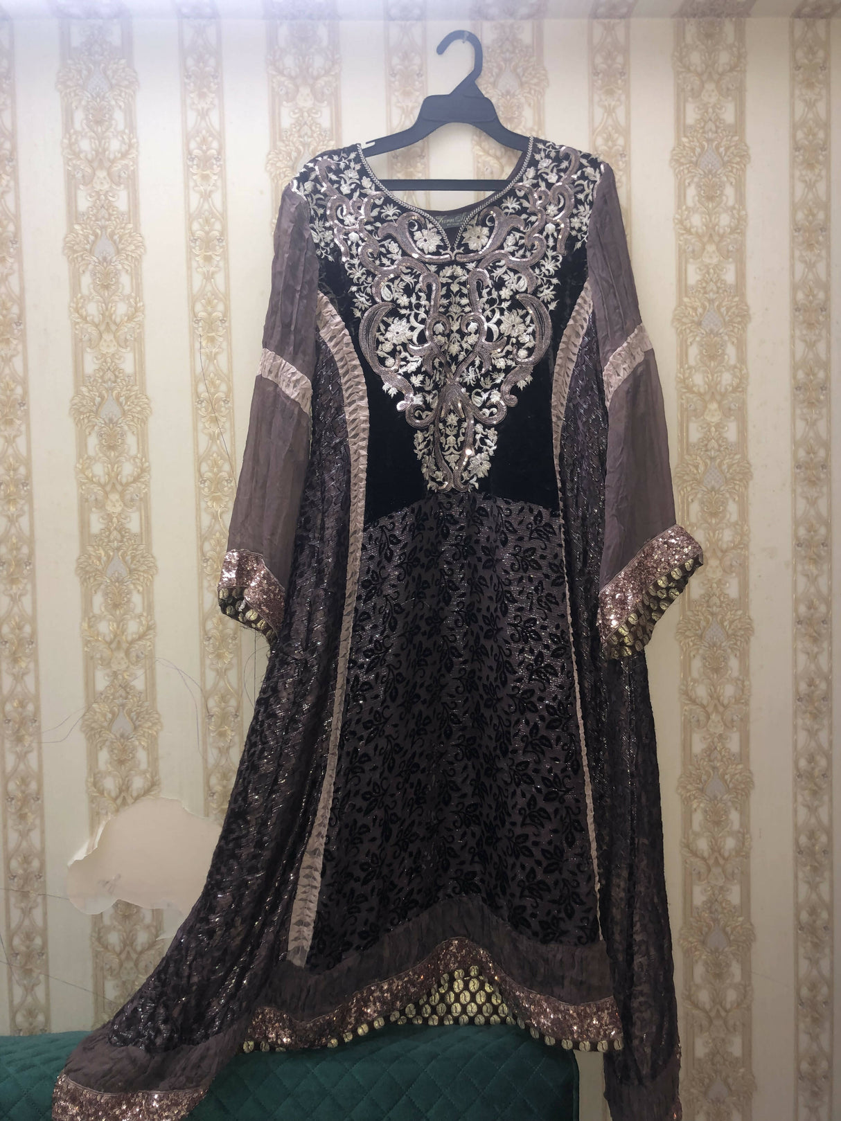 Long frock with drop corners | Women Locally Made Formals | Medium | Preloved