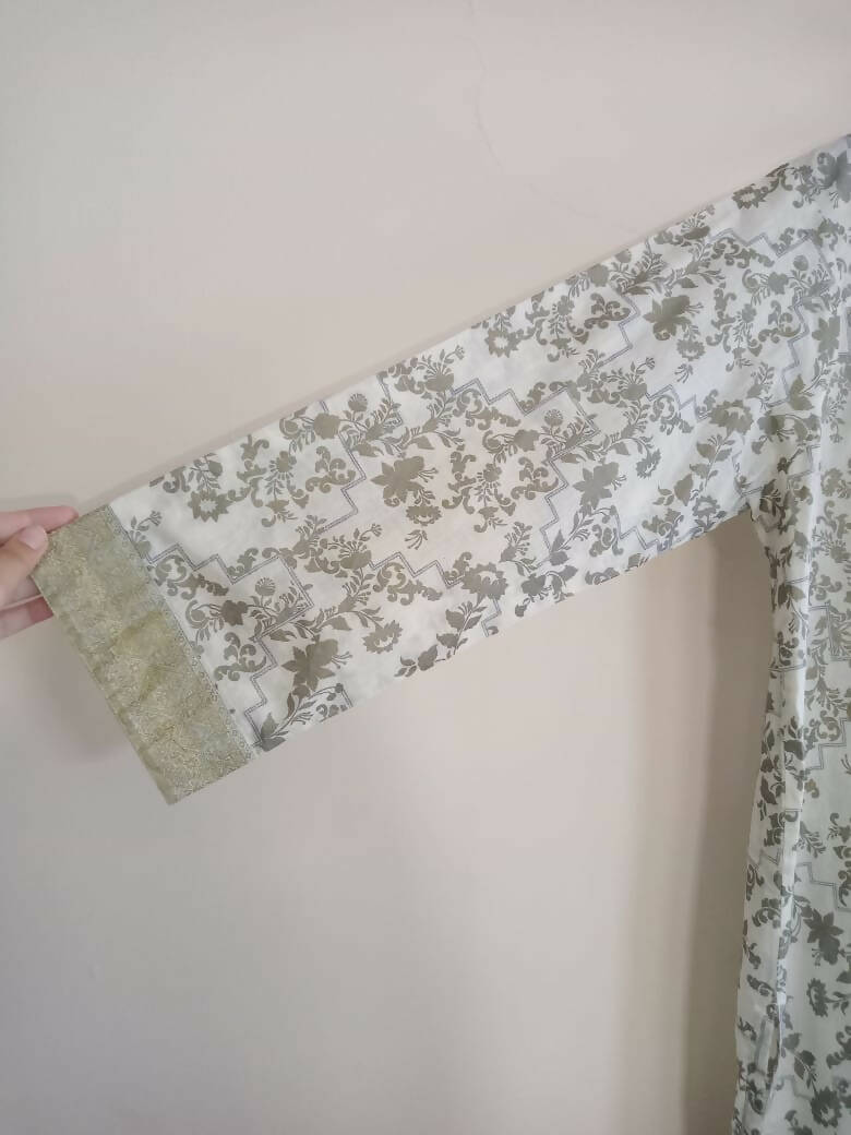 سفید اور گولڈ بلاک پرنٹ کرتہ (سائز: L ) | خواتین کے کرتہ | نئی