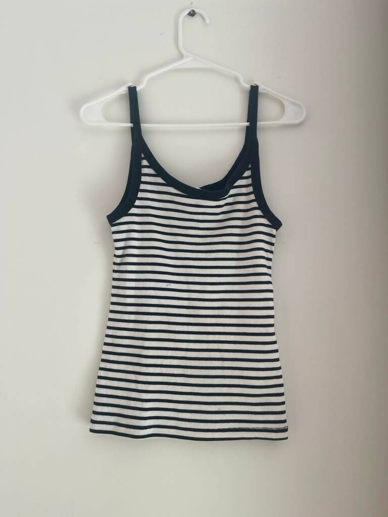 H&M | Women Tops & T-Shirts | Medium | Preloved