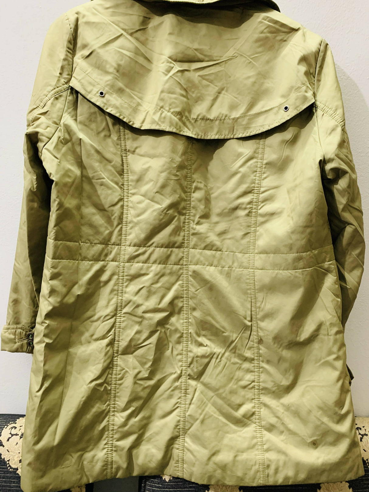 Jodi | Women Sweaters & Jackets | Medium | Preloved