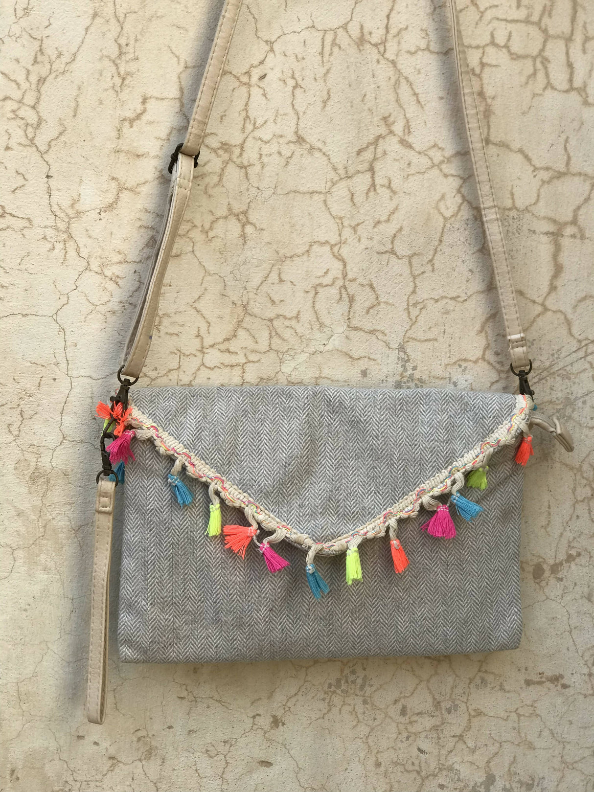 03886296-2FB1-46E9-9C05-7D8BB43F60C2