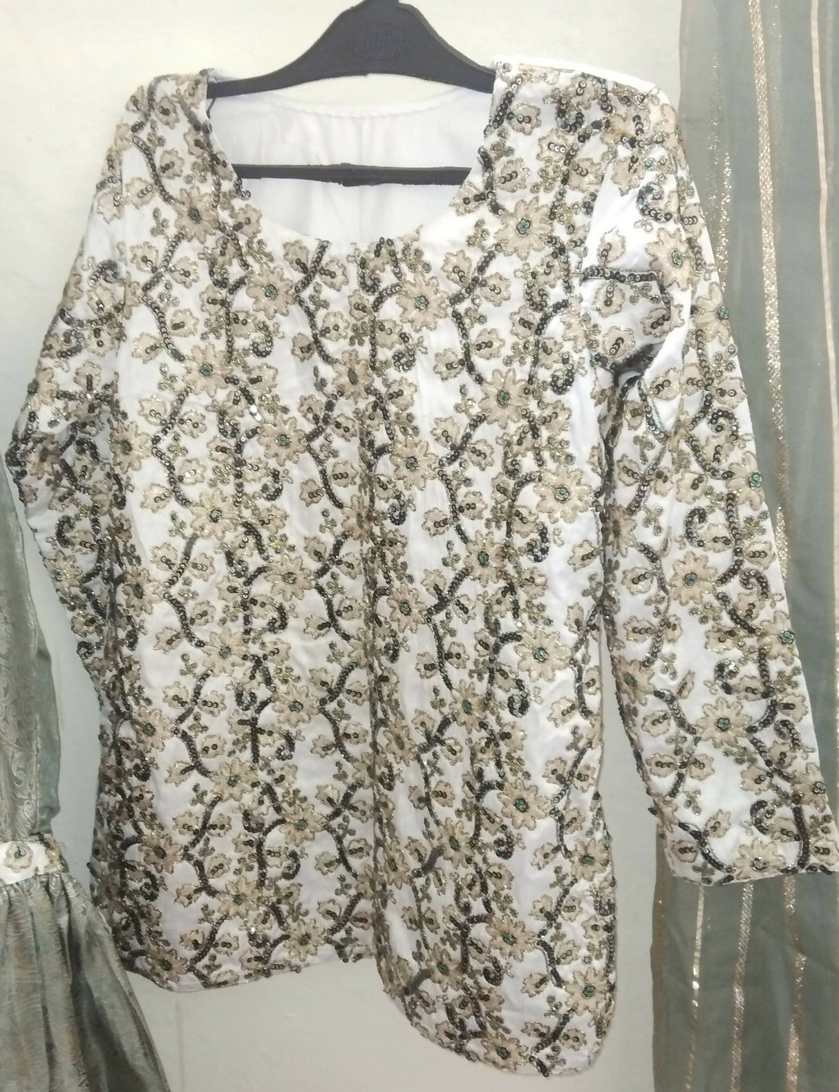 سلور فارمل گھرارا (سائز: ایم ) | خواتین رسمی | ایک بار پہنا۔