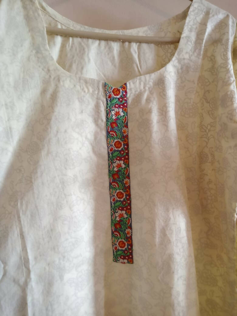 White self print Kurta | Women Locally Made Kurta | X-Large | New