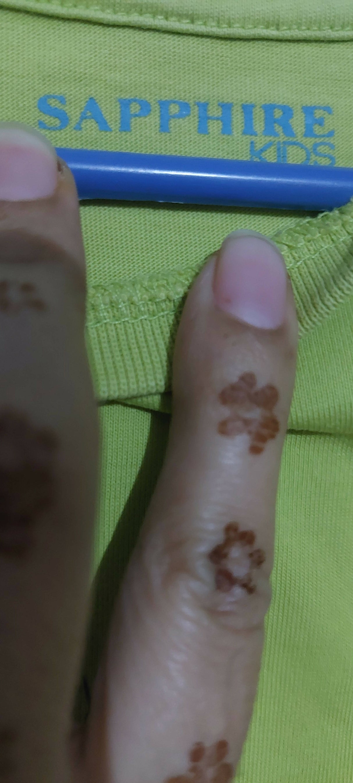 Sapphire | Neon T Shirt | Kids | Girls Tops & Shirts | Size: 5 Year Old | Preloved