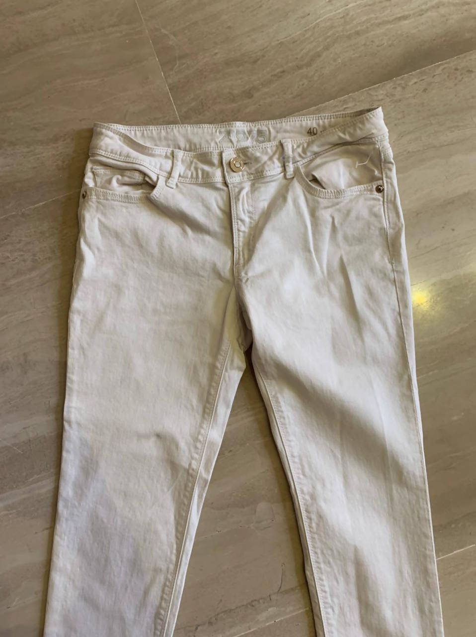 زارا | خاکستری جینز | خواتین کے نیچے اور پتلون | پریلوڈ