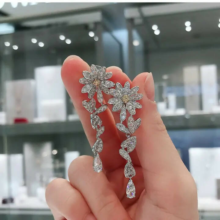 سوارووسکی | ایٹرنل فلاور ڈراپ بالیاں | خواتین کے زیورات | بالکل نیا