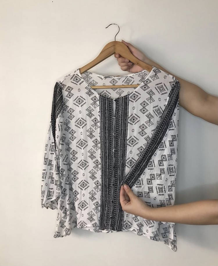 Outfitters | White Black Printed Bohemian Top | Women Tops & Shirts | Small | Preloved