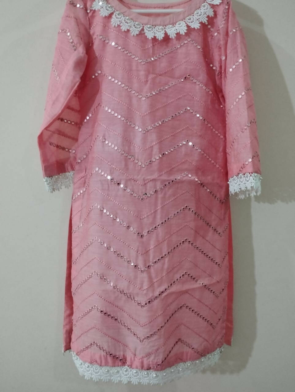 گلابی آئینے مکمل طور پر کڑھائی 2 ٹکڑا | خواتین رسمی | سائز چھوٹا | ایک بار پہنا۔