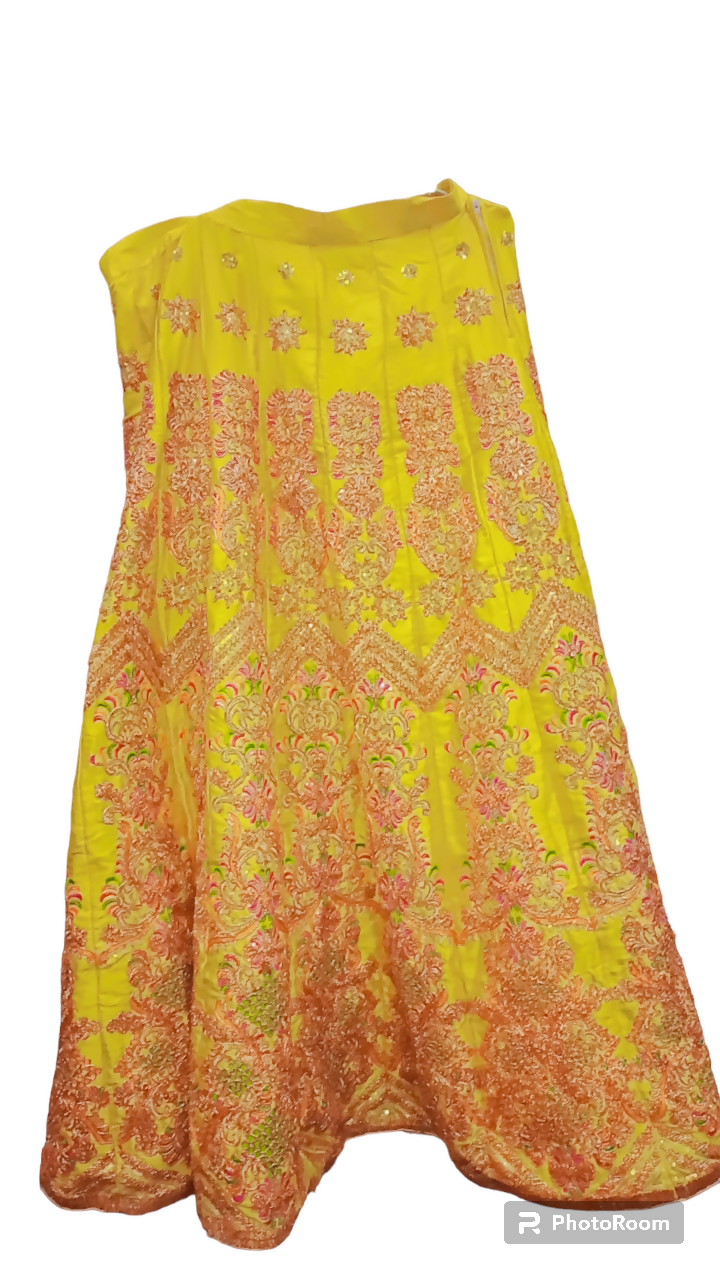 Stylish Embroidered Lehnga Choli | Women Locally Made Formals | Small | Preloved