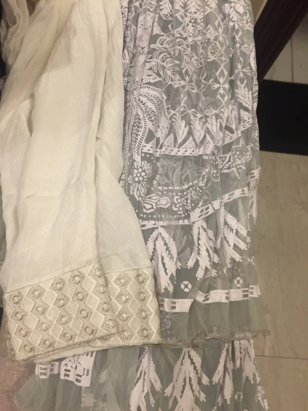 Embroidered White Suit 4 PC | Women Locally Made Formals | Medium | Preloved
