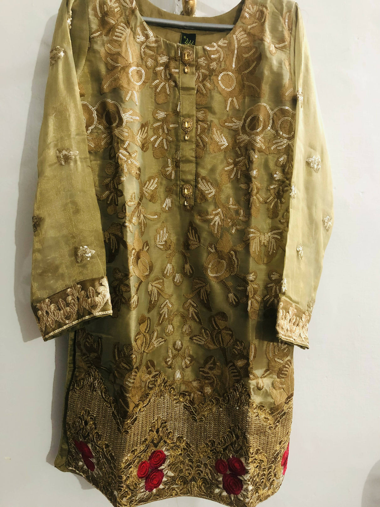 باریز | زیتون کا سبز 3 پی سی سوٹ | خواتین کے برانڈڈ فارملز | چھوٹا | ایک بار پہنا۔