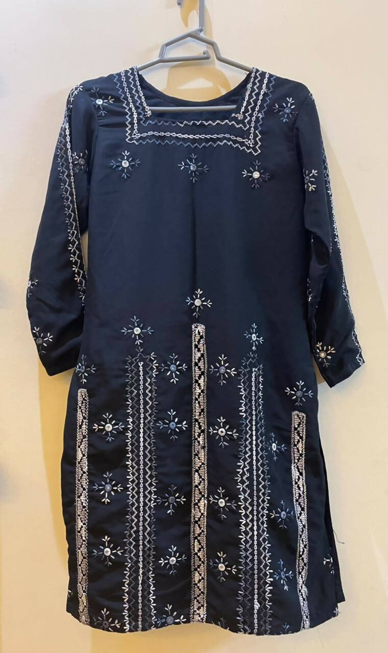 2 PC georgette stitched embroidered suit | Women Locally Made Formals | Medium | Preloved