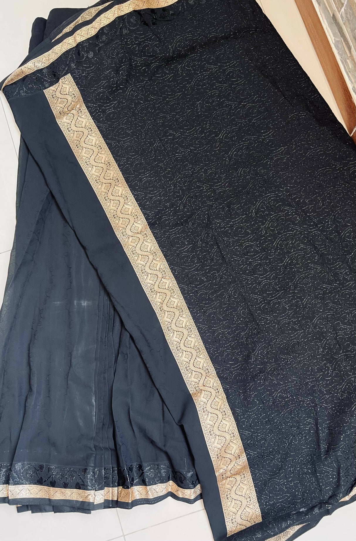 جارجٹ بلیک ساڑھی | خواتین کے فارملز اور ساڑیاں | چھوٹا | پریلوڈ