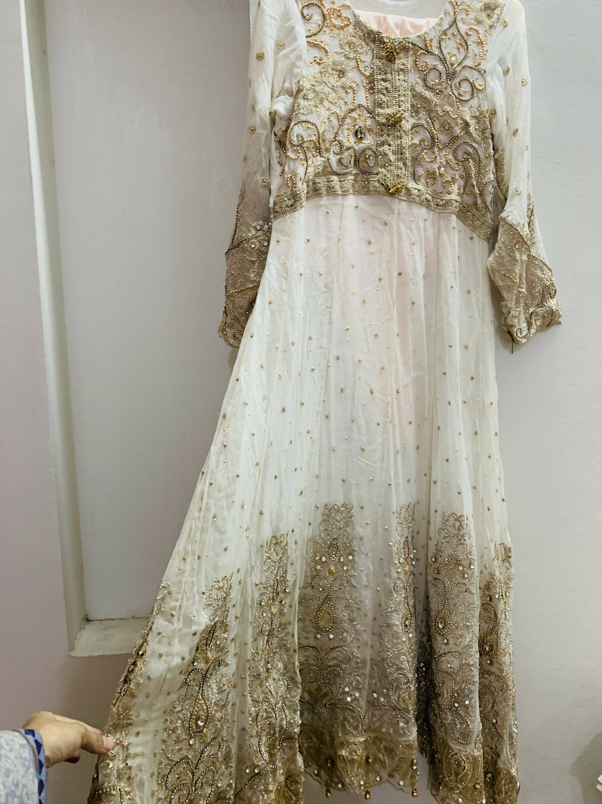 White Frock | Women Locally Made Formals | Medium | Preloved