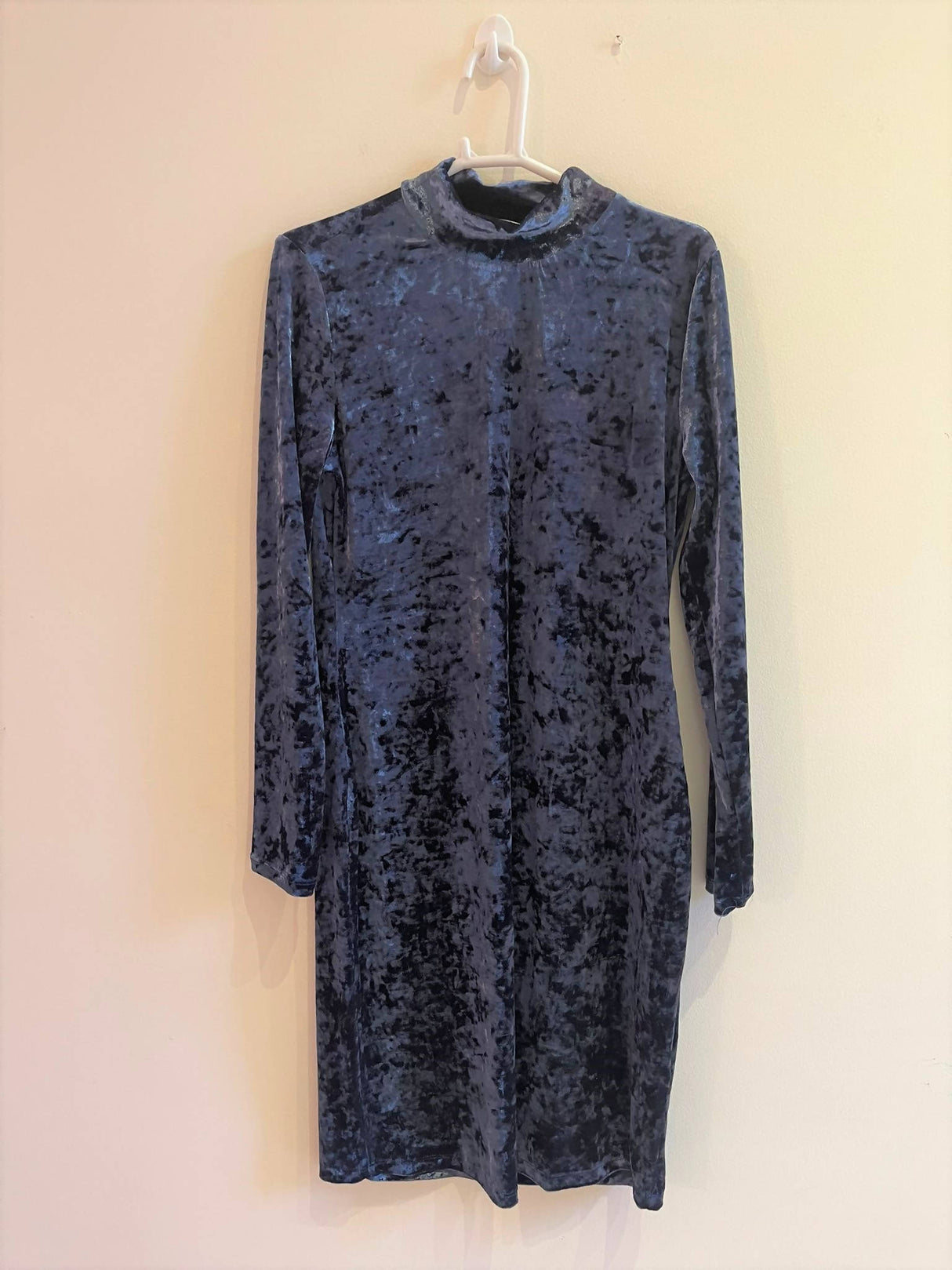 تائیم | بلیو ویلویٹ ٹاپ | ٹاپس اور شرٹس | پریلوڈ