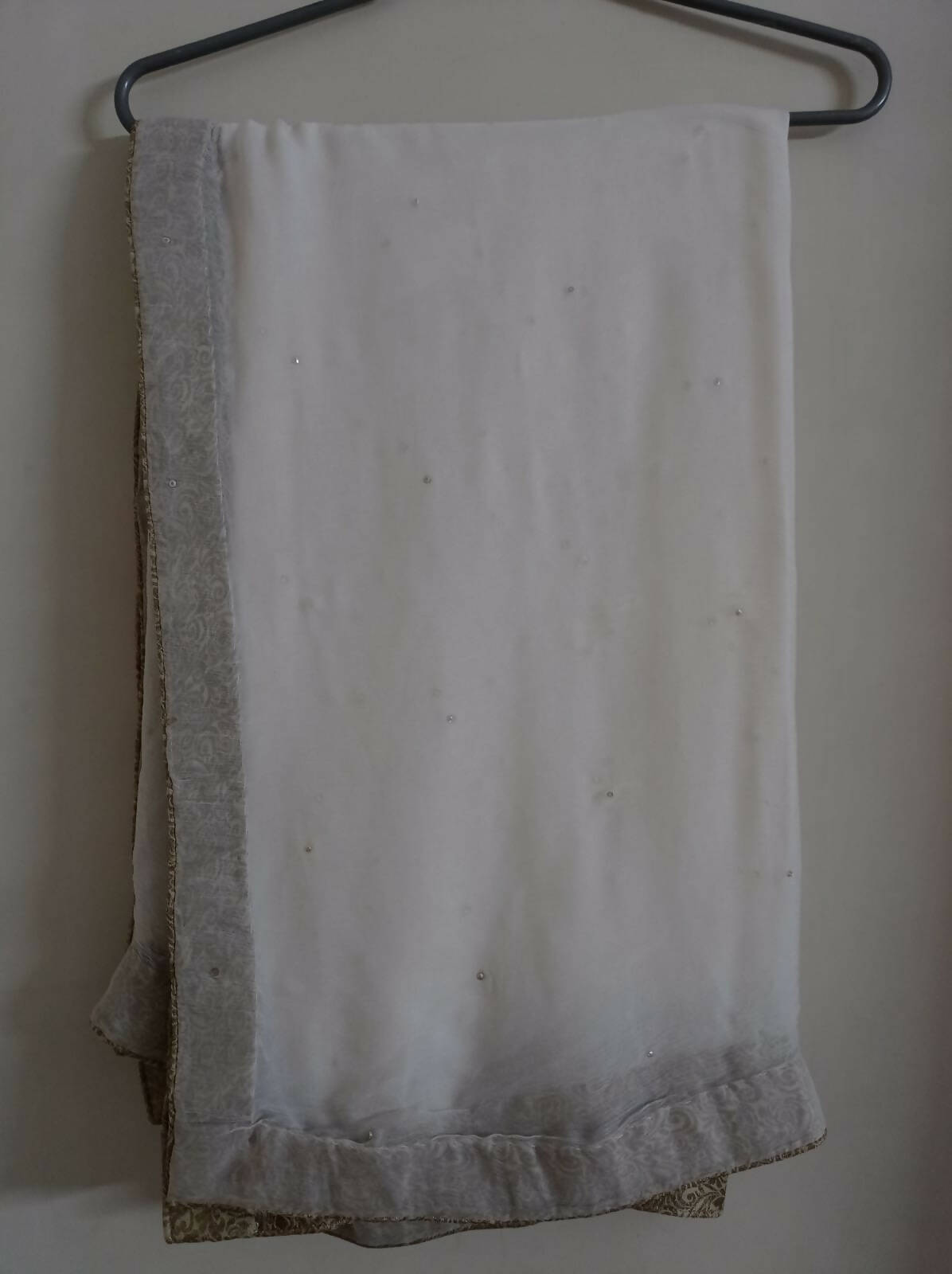 White Embroidery | Women Locally Made Kurta | Small | Preloved