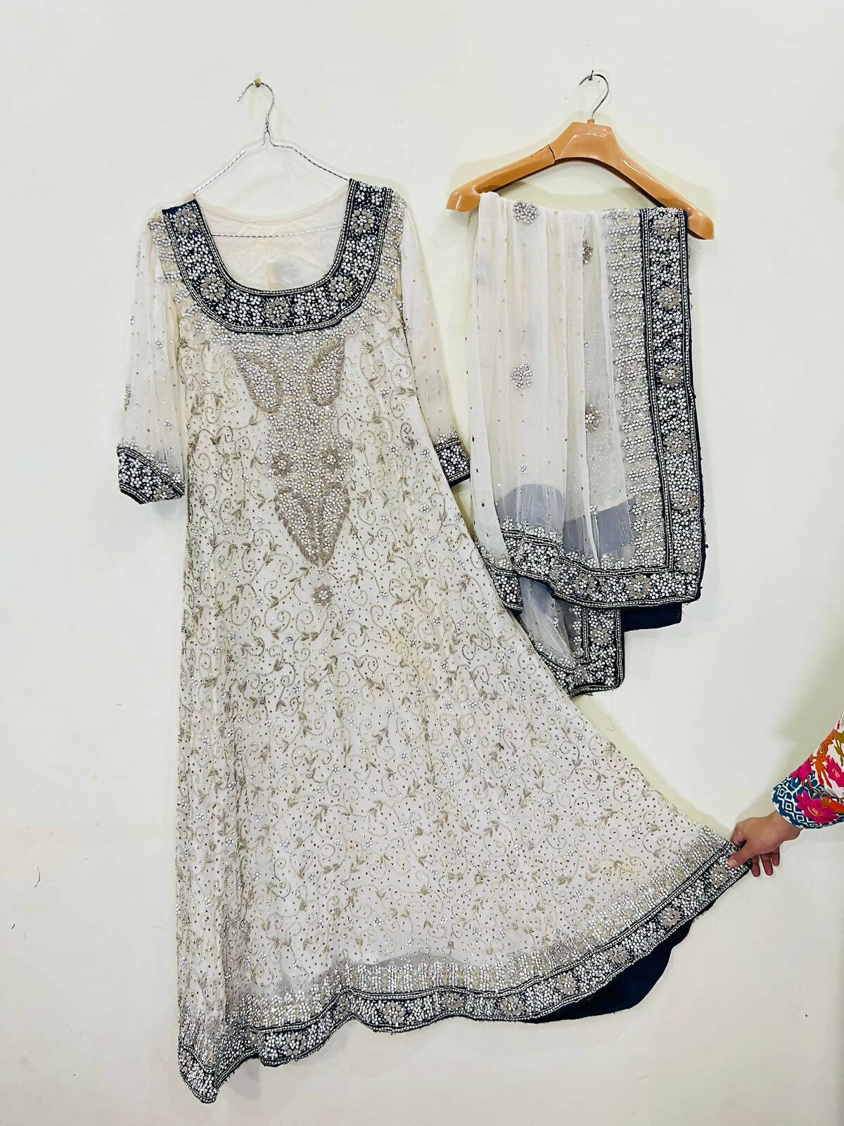 White Maxi | Women Locally Made Formals | Medium | Preloved