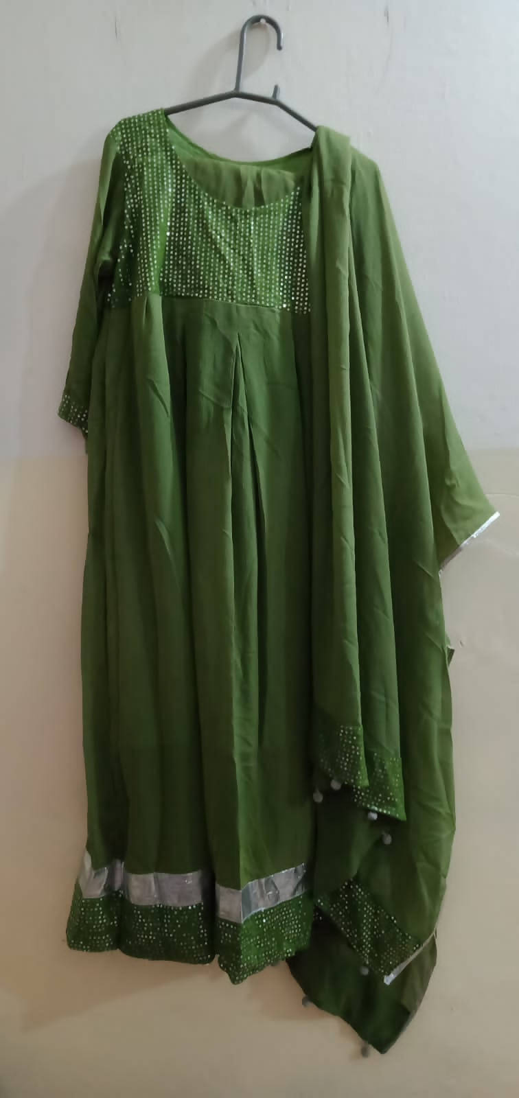 دوپٹہ کے ساتھ سبز کرینکل شفان فینسی فراک چوریدار | خواتین رسمی | پریلوڈ