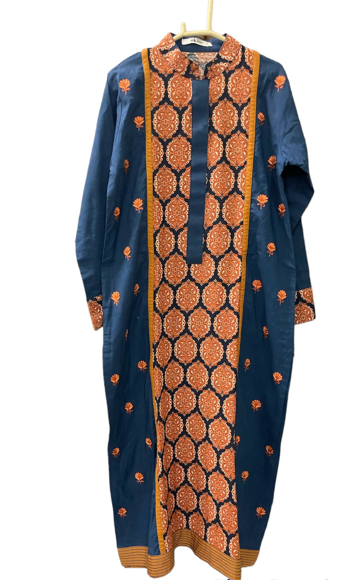 گل احمد | کڑھائی والا کُرتا (سائز: چھوٹا) | خواتین کا برانڈڈ کرتہ | ایک بار پہنا۔