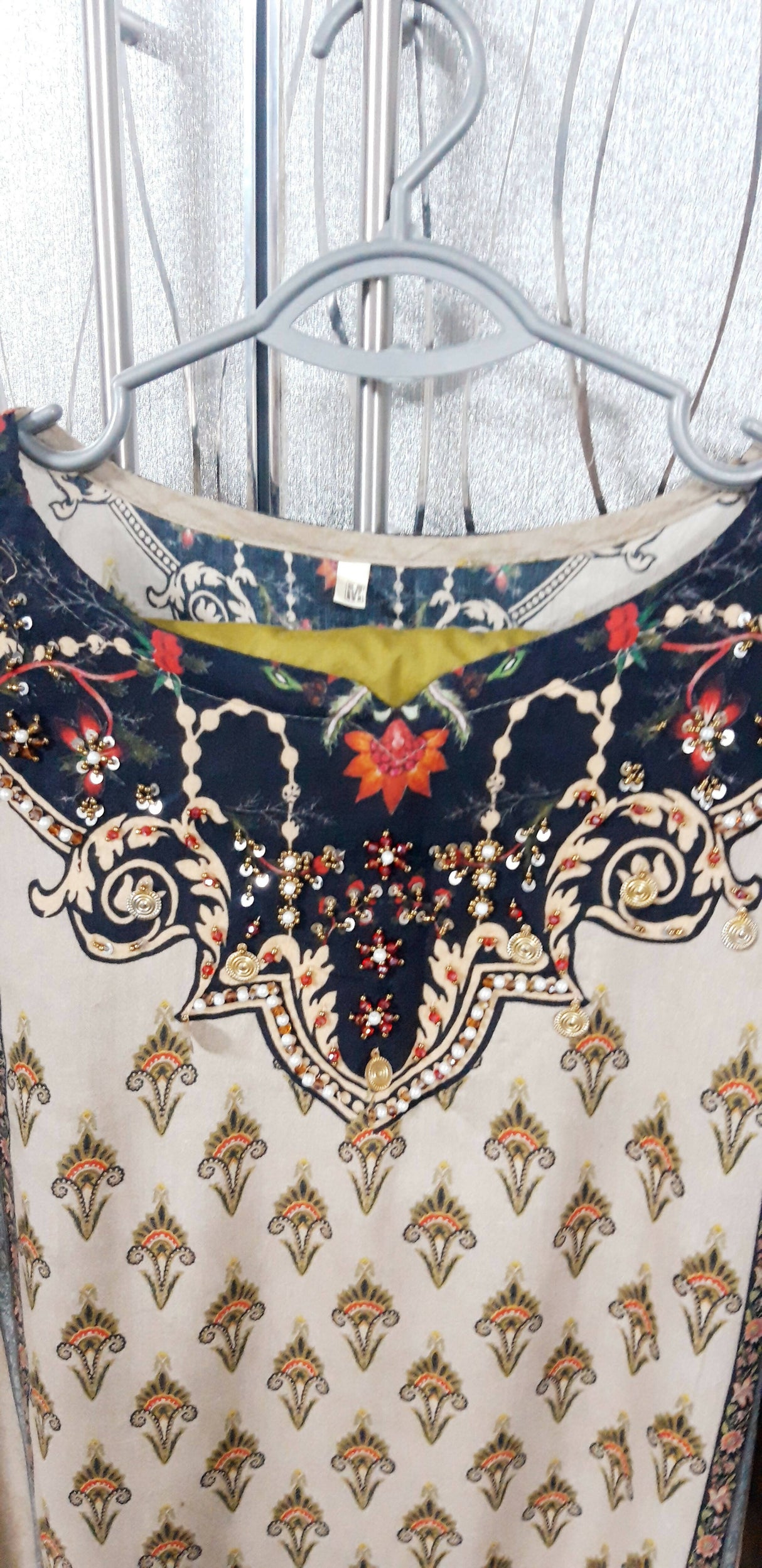 Printed 2 PC Viscos Lawn Suit | Women Locally Made Kurta | Medium | Preloved