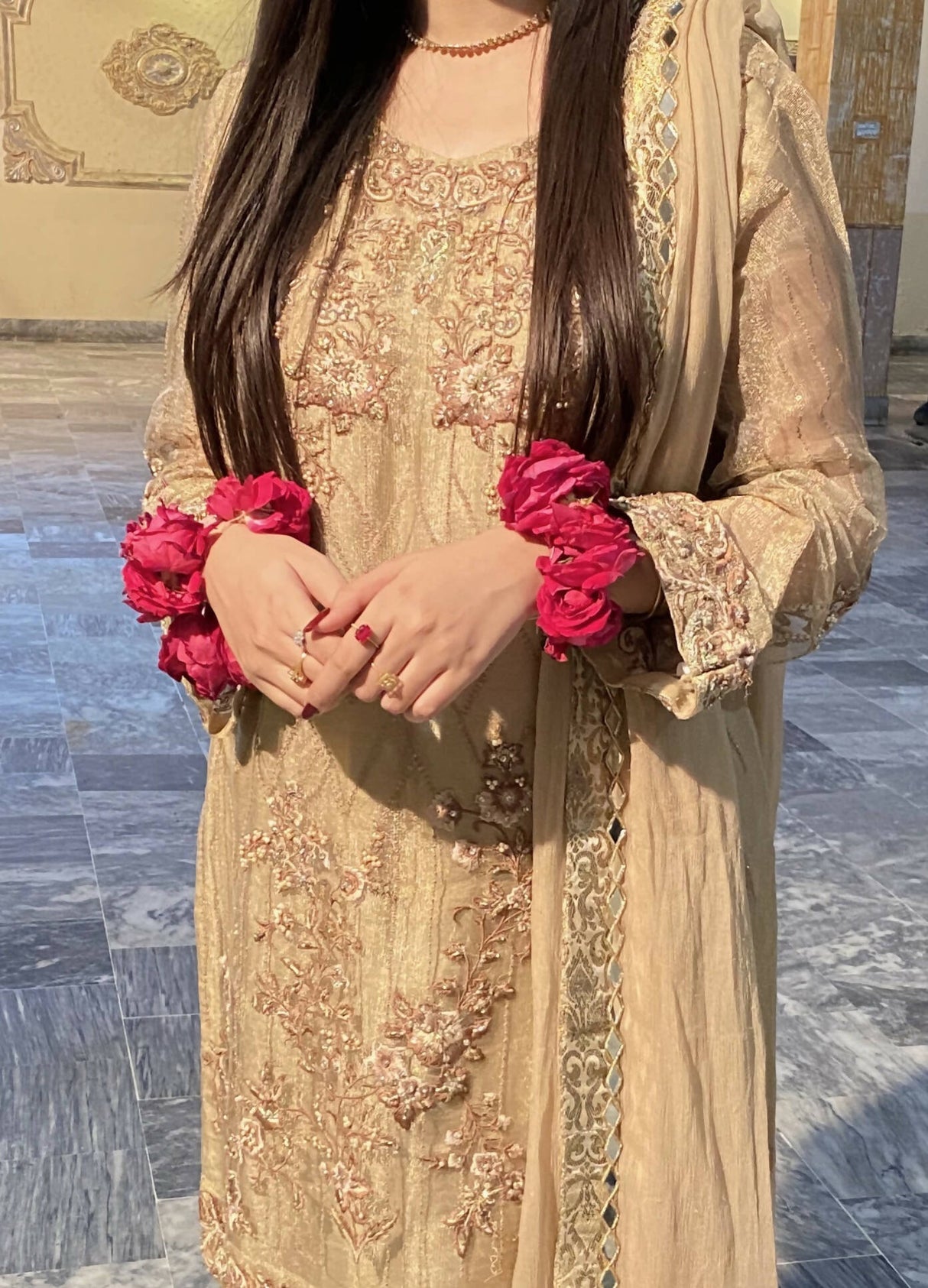 Threads and motifs | Women Branded Formals | Small| Preloved