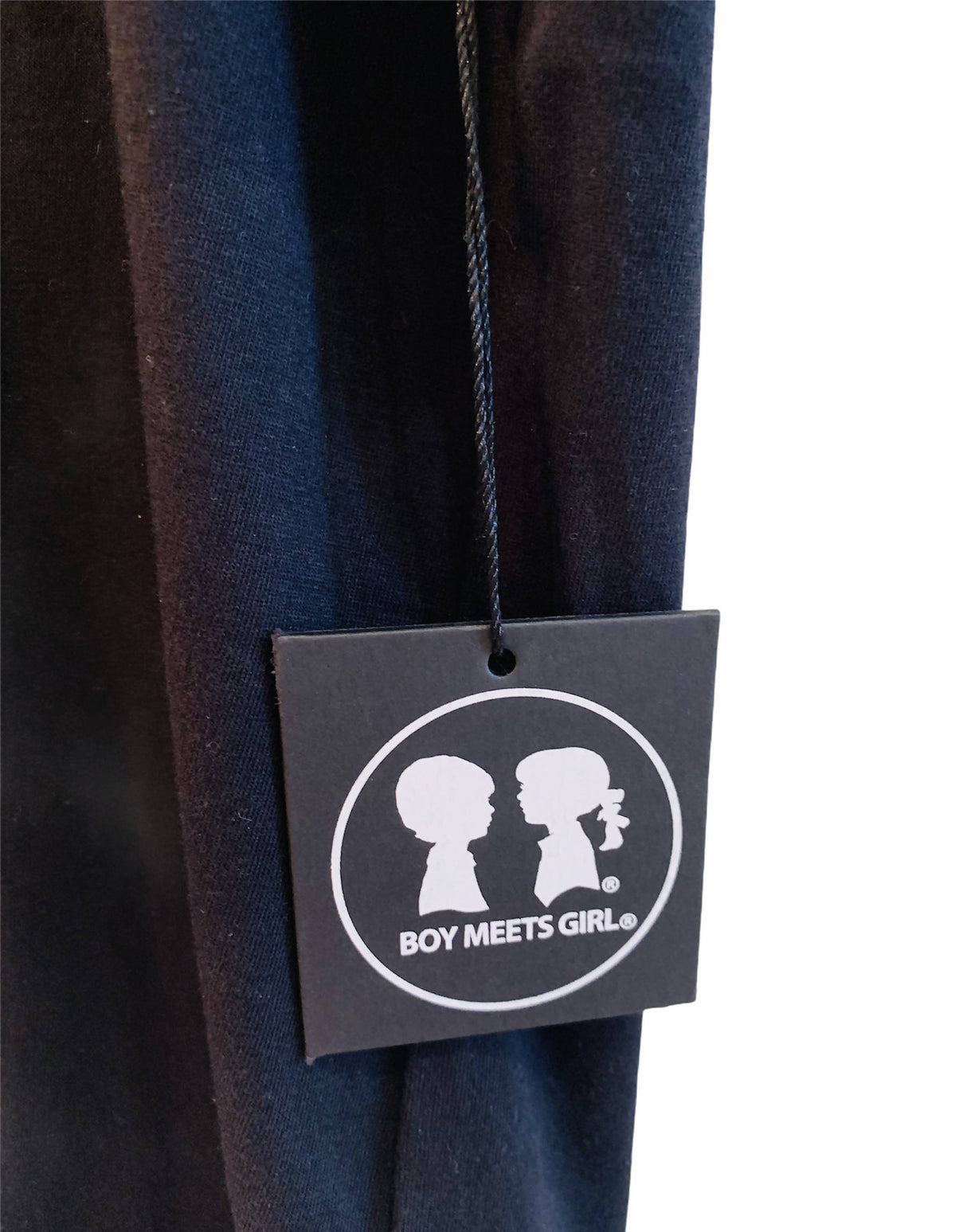 لڑکا لڑکی کی ٹی شرٹ سے ملتا ہے | خواتین ٹاپ | بالکل نیا