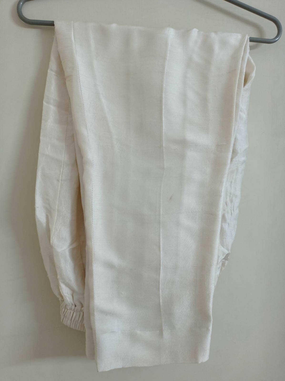 White Embroidery | Women Locally Made Kurta | Small | Preloved