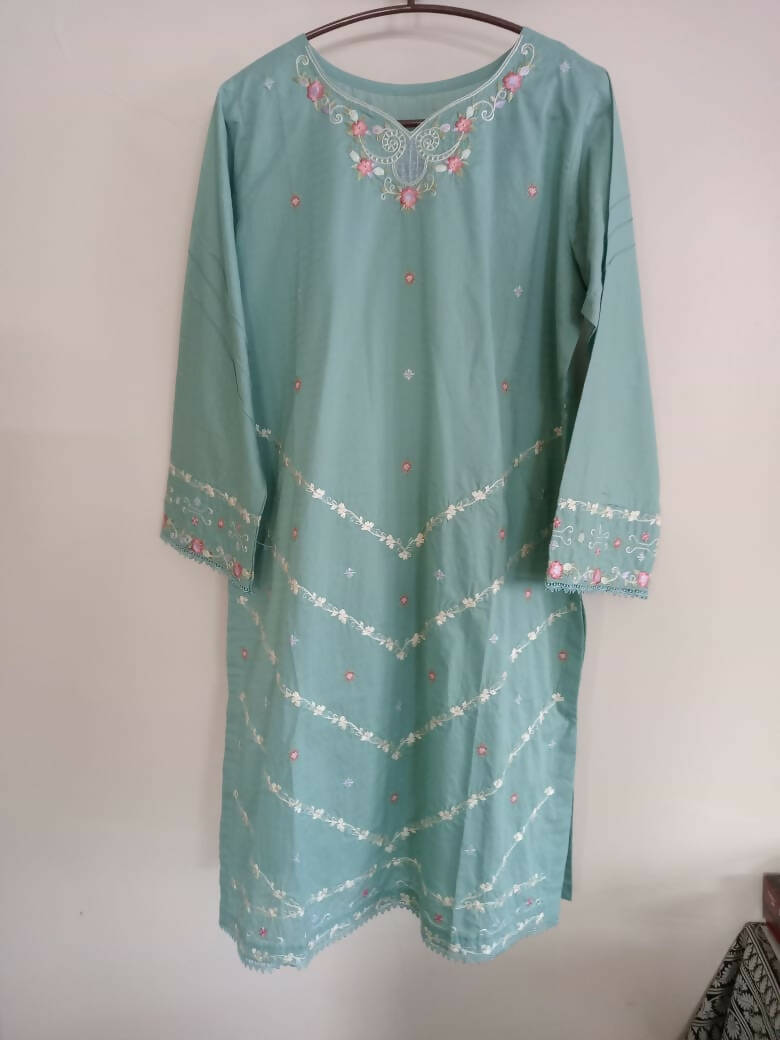 Floral Embroidered Kurta | Women Locally Made Kurta | Small | New