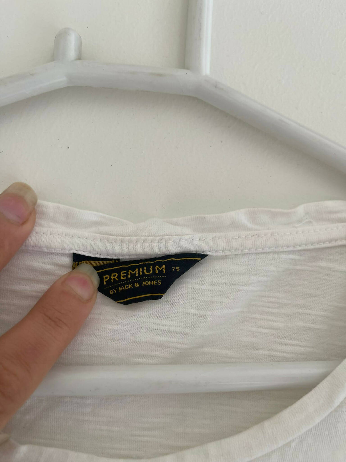 Jack and Jones | White Cotton T-Shirt | Men T-Shirts & Shirts | Medium | Preloved