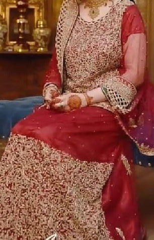 ریڈ برائیڈل لہنگا | خواتین دلہن | ایک بار پہنا۔